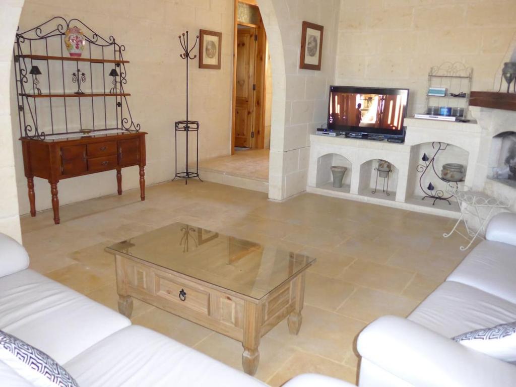 Gozo Villa Retreat with Sea and Country Views photo 2