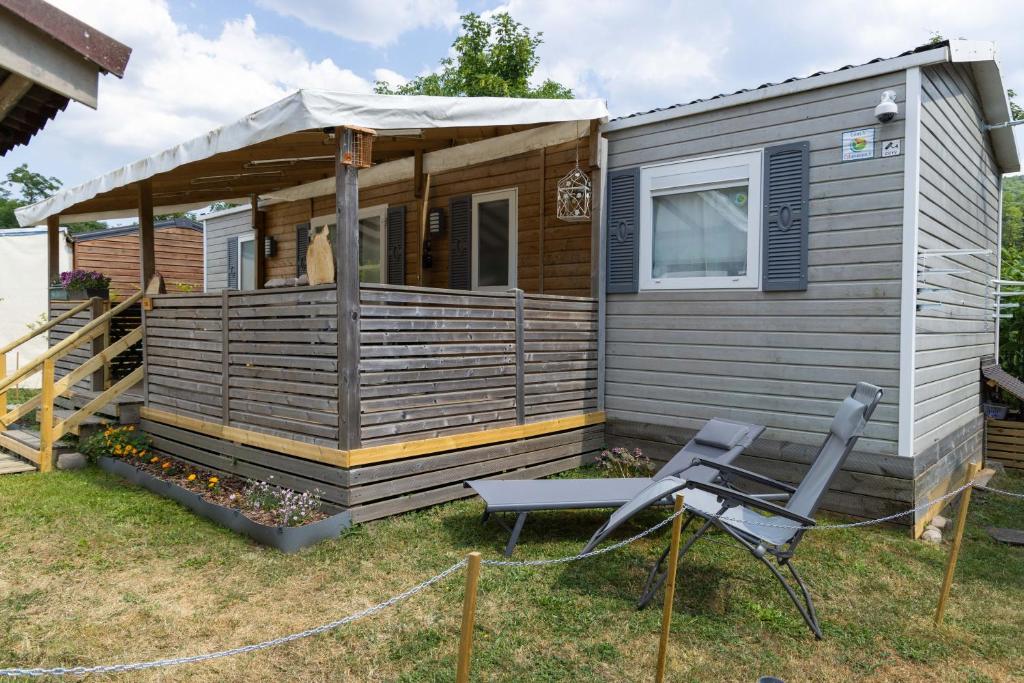 Grand Mobil Home 6 personnes climatisé avec 3 chambres et 2 salles de bains à Munster en Alsace photo 2