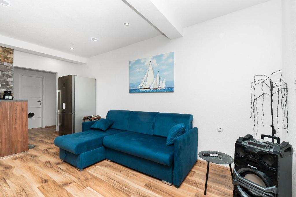 Apartment Nikita with Pool photo 4