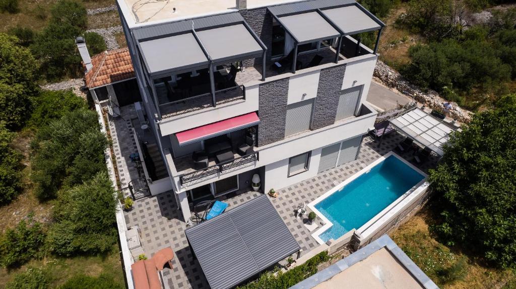 Apartment Nikita with Pool photo 1