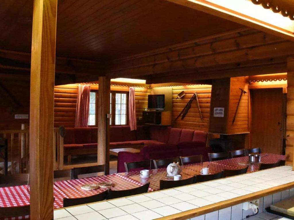 Charming chalet surrounded by nature in Durbuy photo 2
