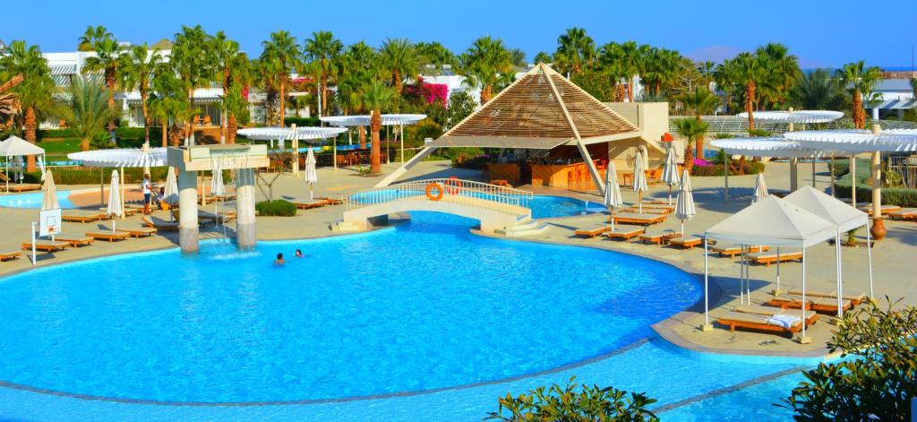 Трехместный (Трехместный номер Делюкс с видом на бассейн), Monte Carlo Sharm Resort & Spa