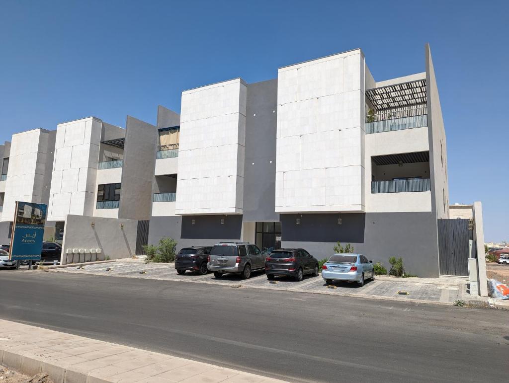 Ain Arees photo 2