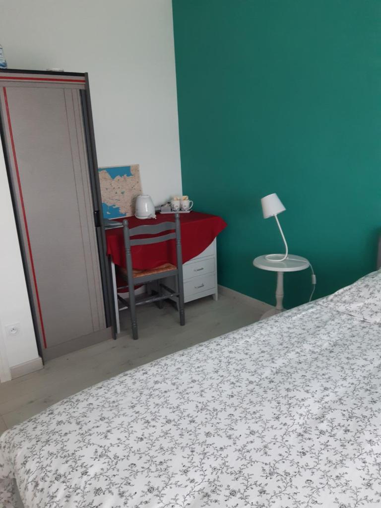 Cœur de ville, chambre confortable à louer en Bretagne photo 2