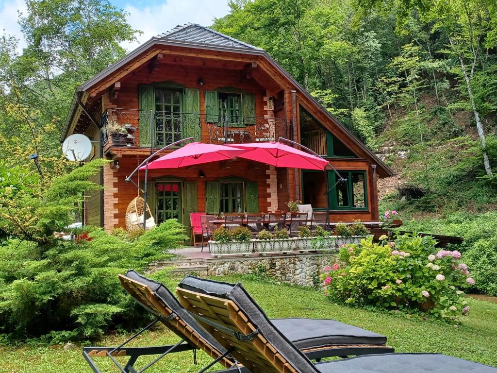 Vintage riverside house Slapnica, in the Žumberak Nature Park, finnish sauna and jacuzzi photo 2