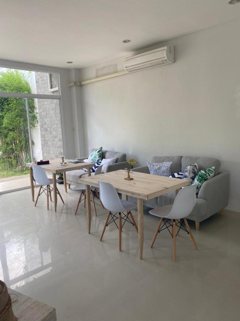 The CHU cafe / guesthouse photo 1