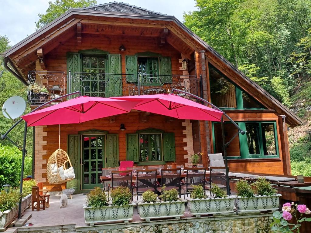 Vintage riverside house Slapnica, in the Žumberak Nature Park, finnish sauna and jacuzzi photo 3