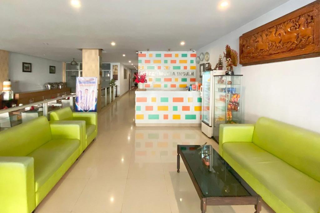 Urbanview Hotel Mulia Indah Palopo photo 2