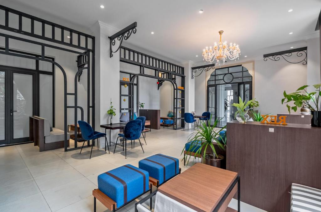 Rex Quang Binh Hotel