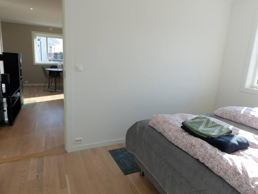 Cozy and new apartment in Arendal -Hill photo 2