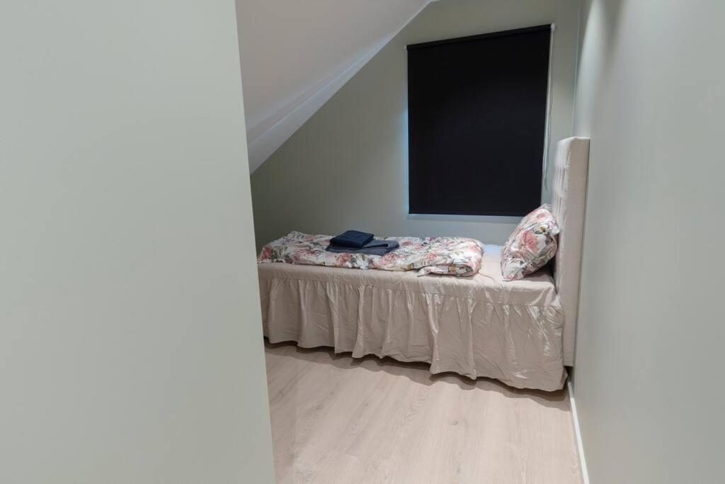 Cozy and new apartment in Arendal -Hill photo 3