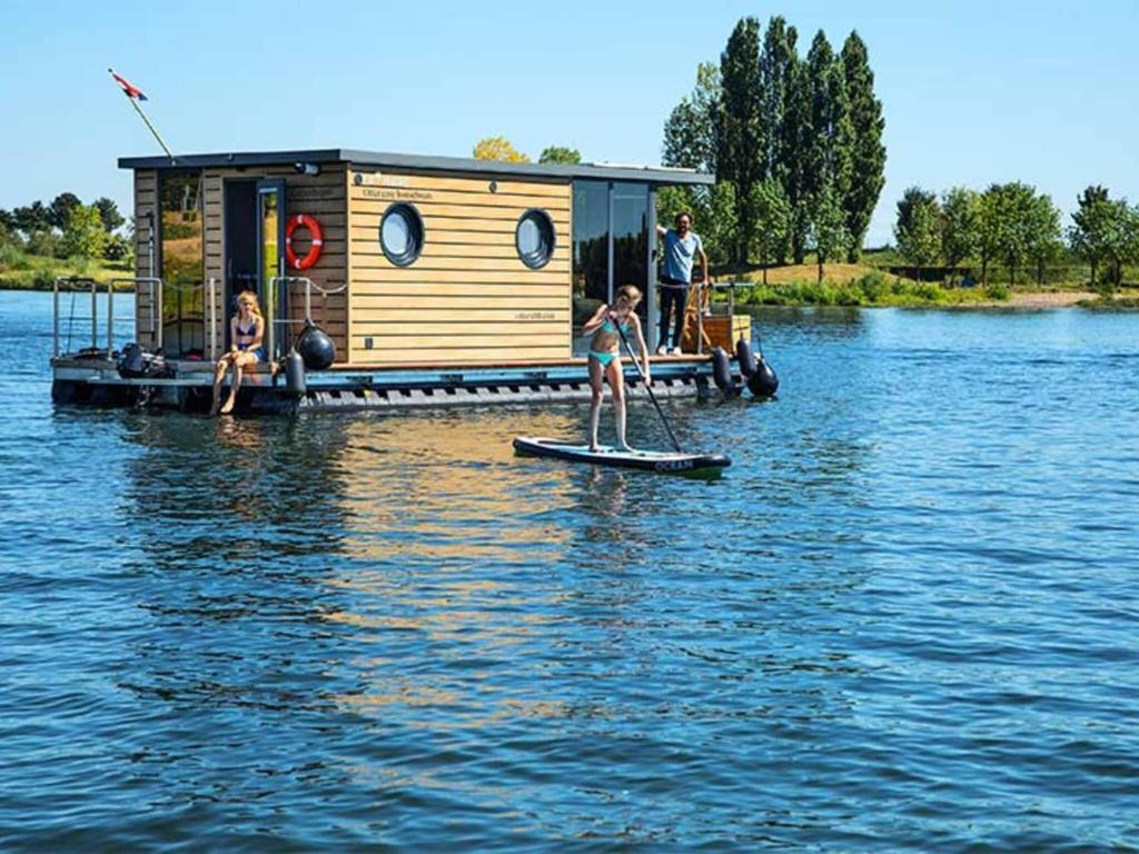 Nice houseboat in Kinrooi for rent photo 1