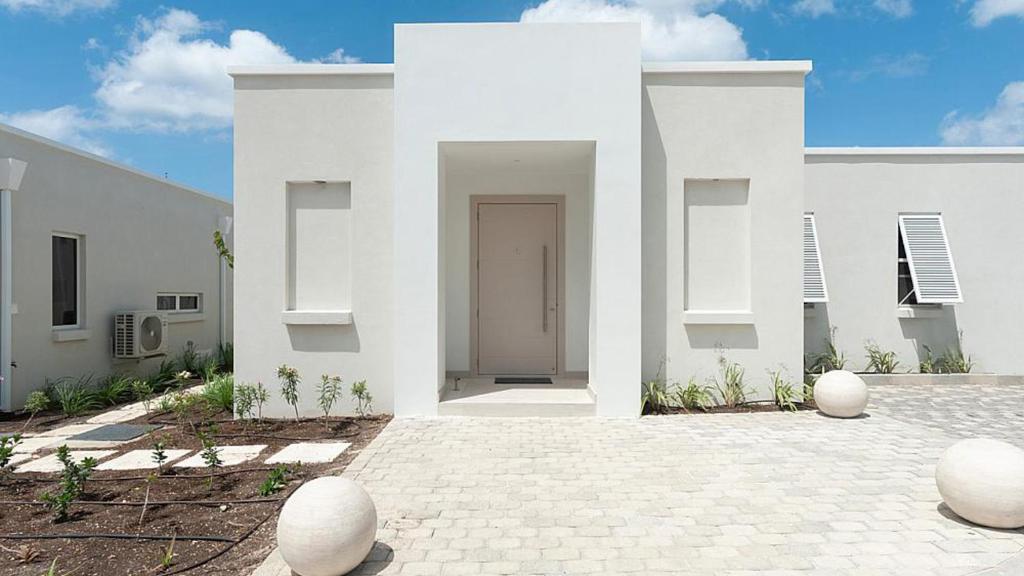 Unforgettable 3BR Luxury Villa at Porter's Place photo 2