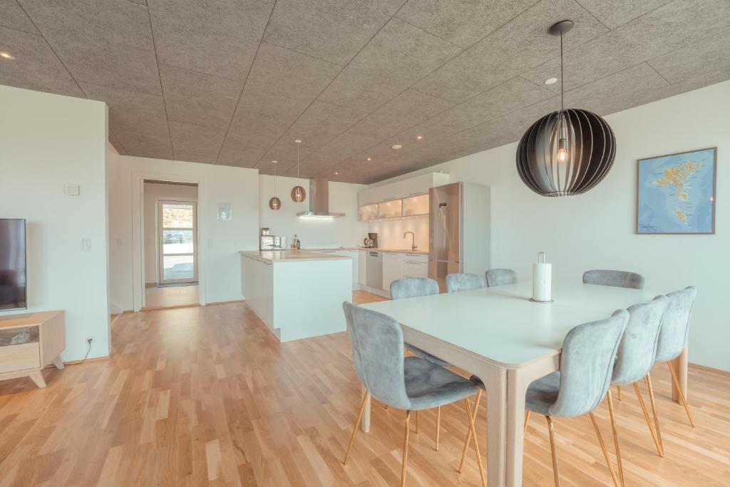 Breathtaking Views - New - 220m2 - 5 BR - Walks photo 4