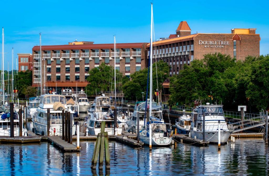 DoubleTree by Hilton New Bern Riverfront image