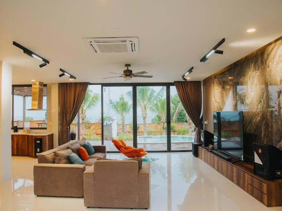 Sunset Hill Villa - Large Swimming Pool