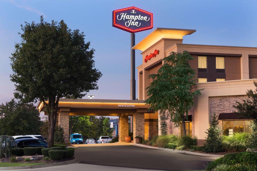 Hampton Inn Fort Smith image