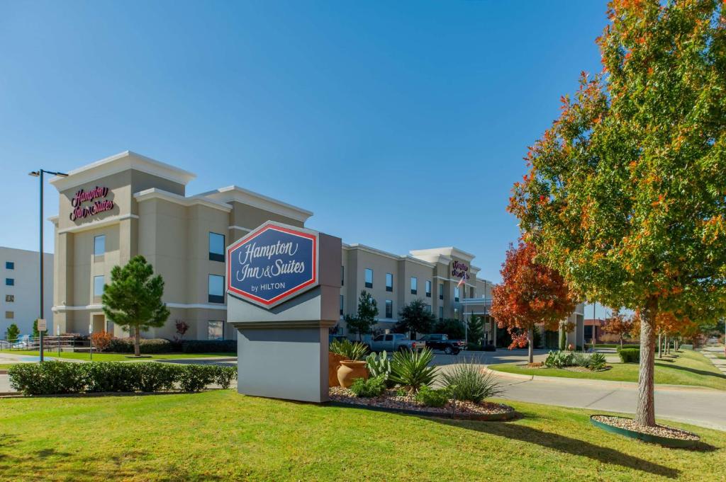 Hampton Inn & Suites Fort Worth-Fossil Creek photo 2