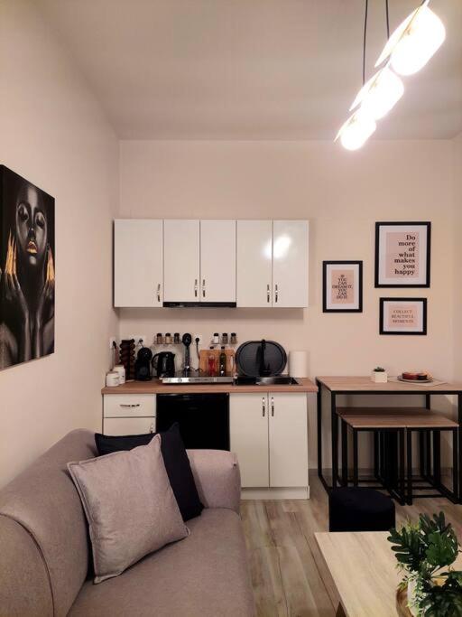 Cherry's apartment photo 2