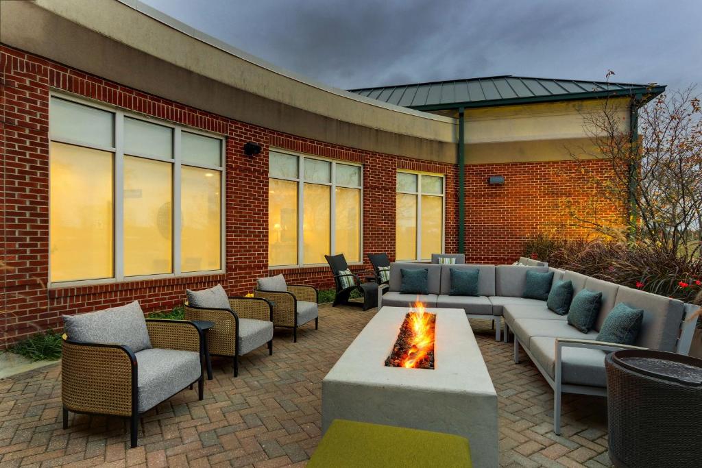 Hilton Garden Inn Indianapolis Airport photo 1