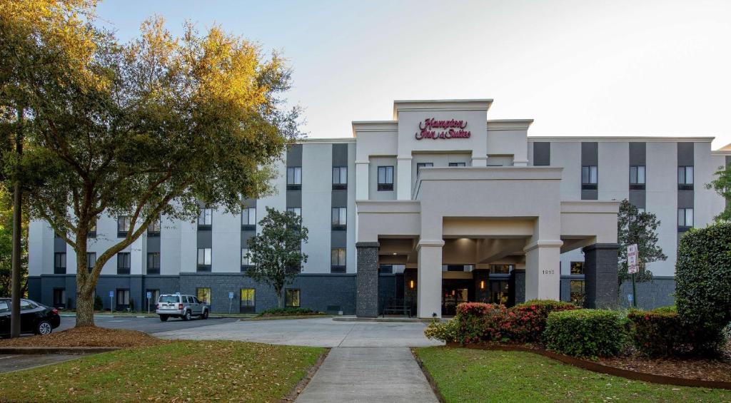 Hampton Inn & Suites Lafayette image