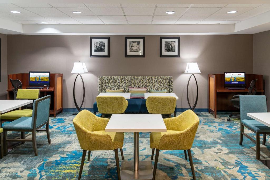 Hampton Inn Kansas City-Lee's Summit photo 4