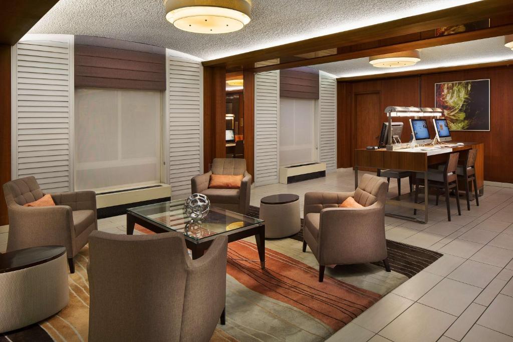 Hilton Oakland Airport photo 4