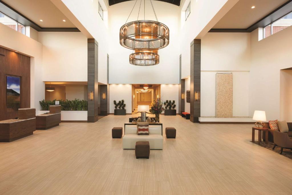 Embassy Suites Oklahoma City Downtown/Medical Center photo 2