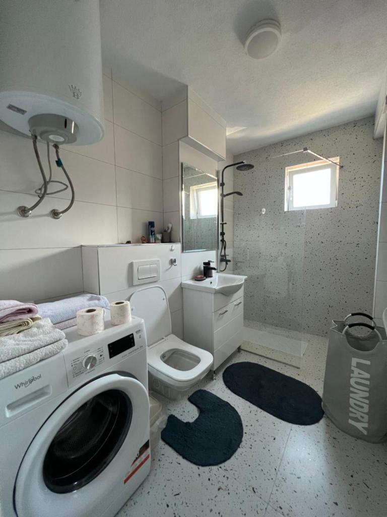 Icon Apartment photo 4