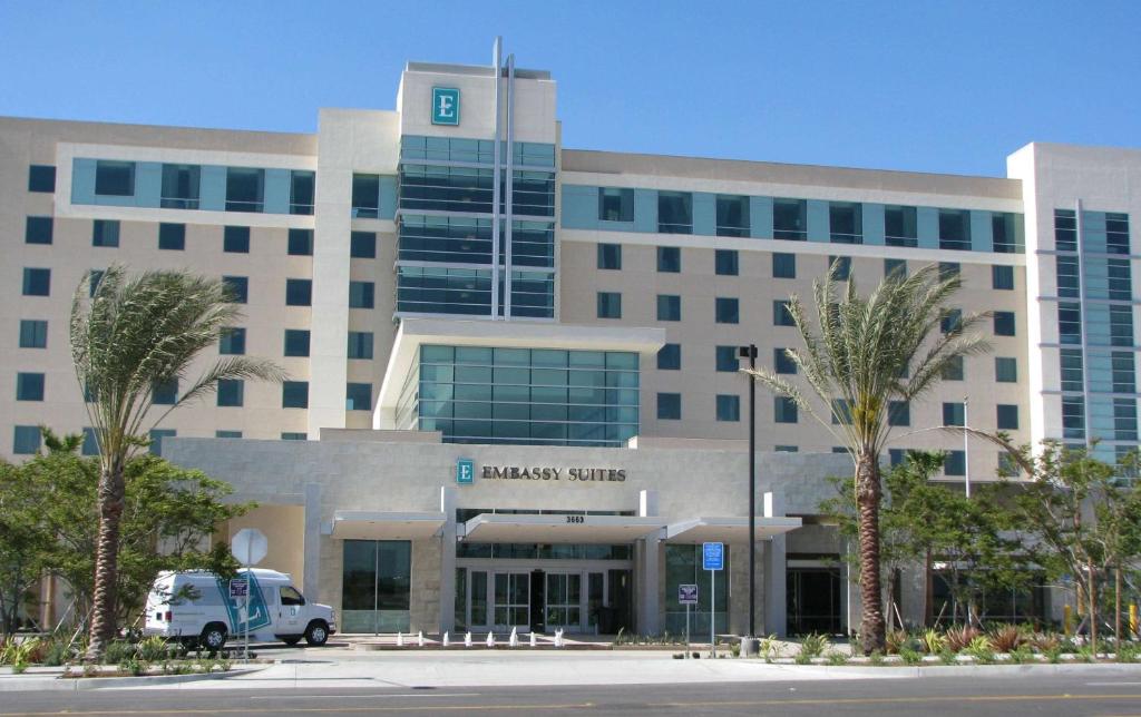 Embassy Suites Ontario - Airport photo 2