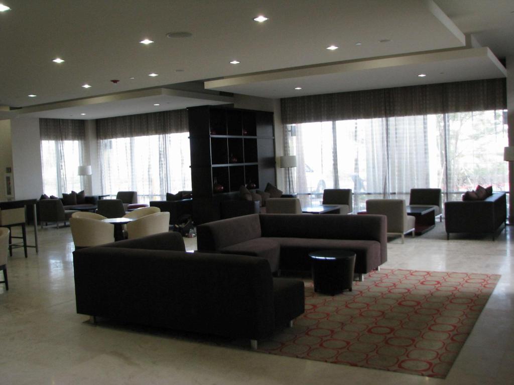 Embassy Suites Ontario - Airport photo 4