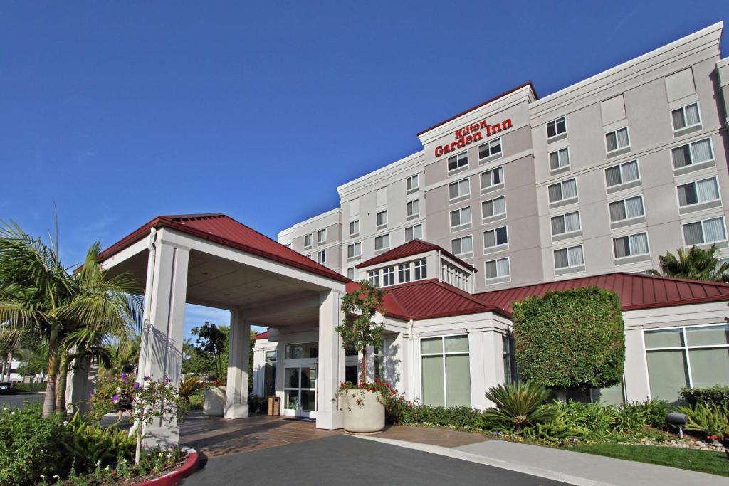 Hilton Garden Inn Oxnard/Camarillo image