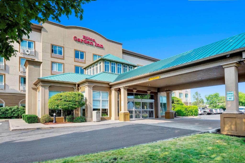 Hilton Garden Inn Portland Airport image