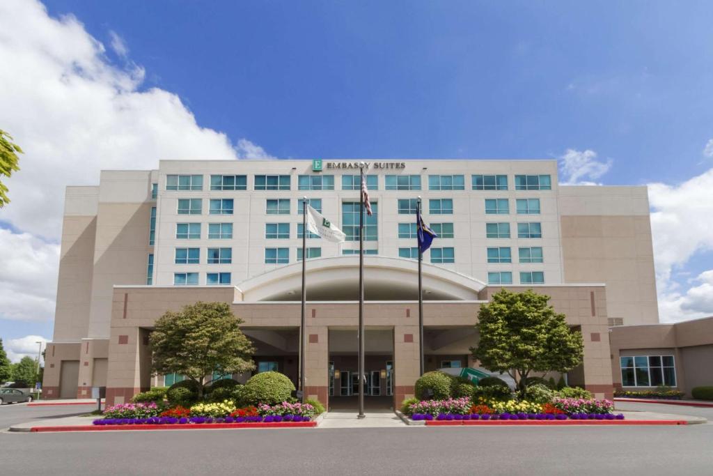 Embassy Suites by Hilton Portland Airport image