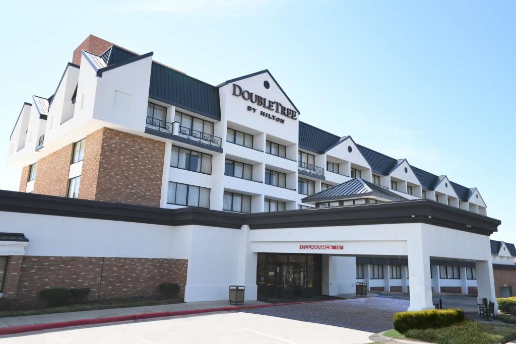 DoubleTree by Hilton Baltimore North - Pikesville image