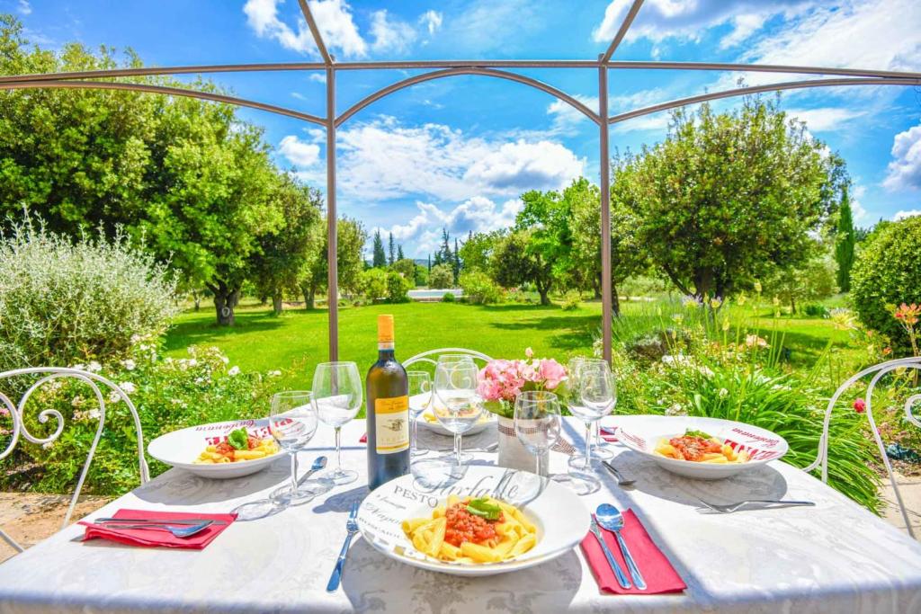 Mas des Chênes Verts 5 ch avec piscine et clim photo 2