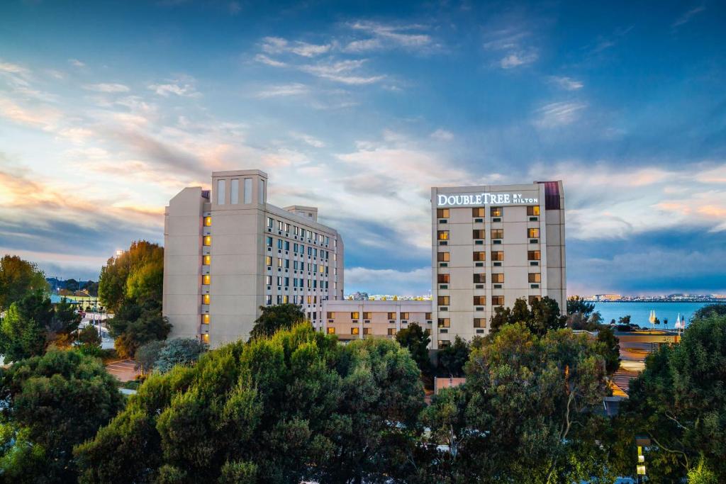 DoubleTree by Hilton San Francisco Airport image