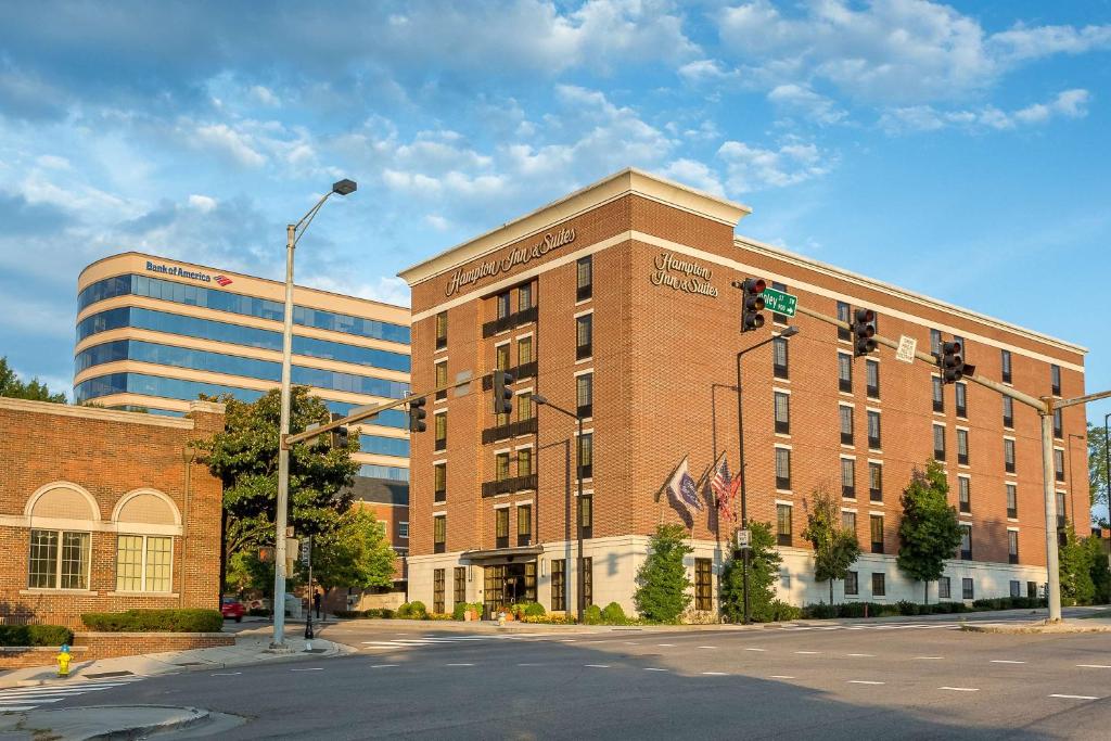 Hampton Inn & Suites Knoxville-Downtown image