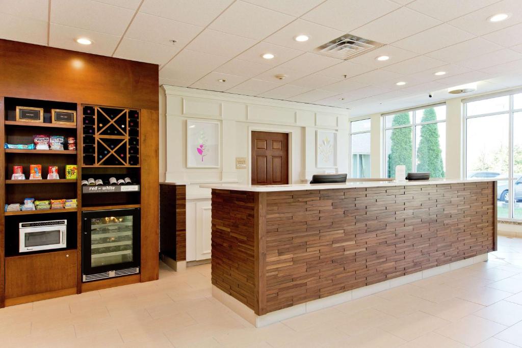 Hilton Garden Inn Winchester photo 2