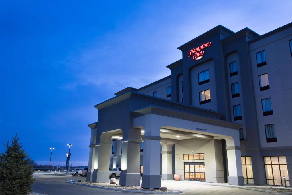 Hampton Inn by Hilton Lloydminster photo 2