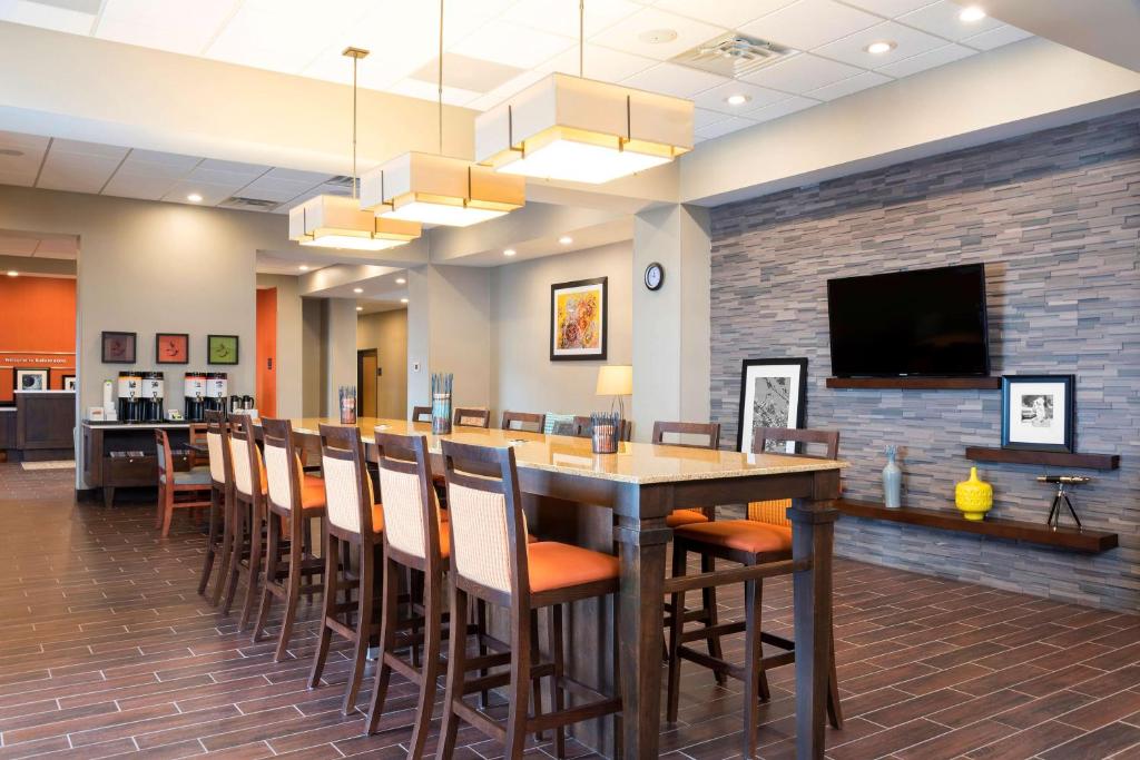 Hampton Inn Kalamazoo photo 4