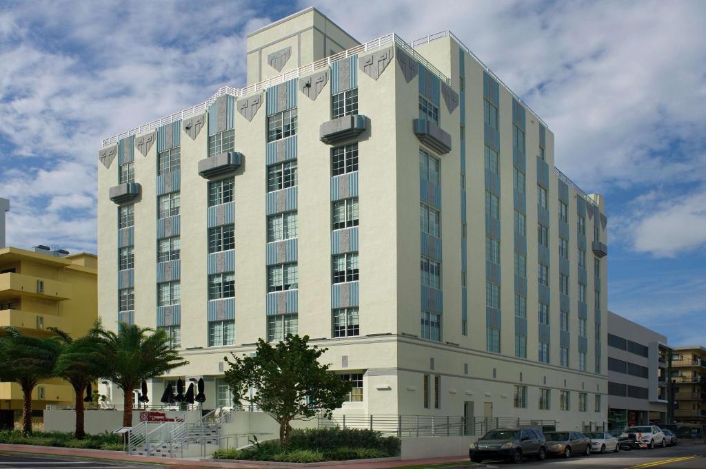Hilton Garden Inn Miami South Beach image