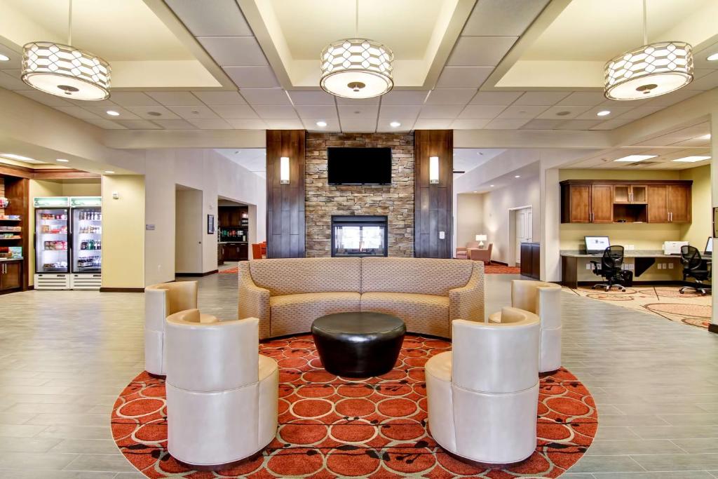 Homewood Suites by Hilton Woodbridge photo 4