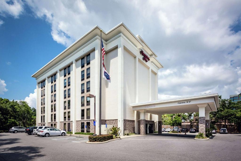 Hampton Inn Tampa-International Airport/Westshore image