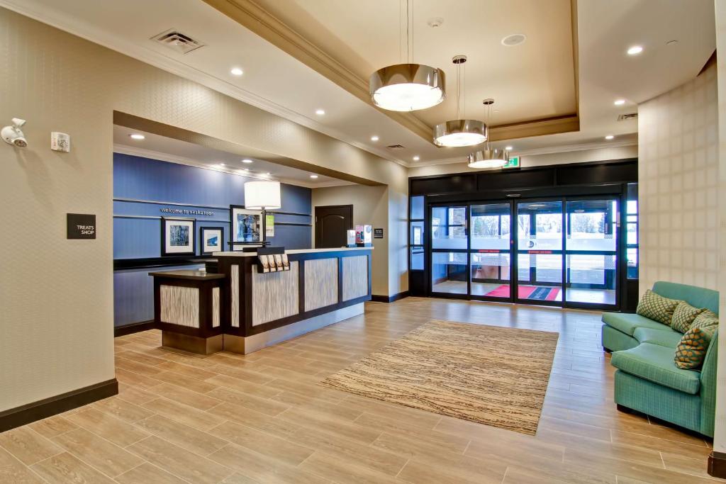 Hampton Inn & Suites by Hilton Saskatoon Airport photo 3