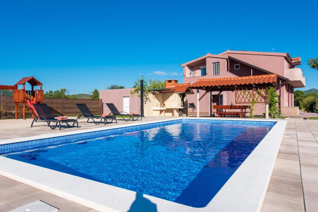 VILLA DOLA near Split - private pool, orchard, peace photo 1