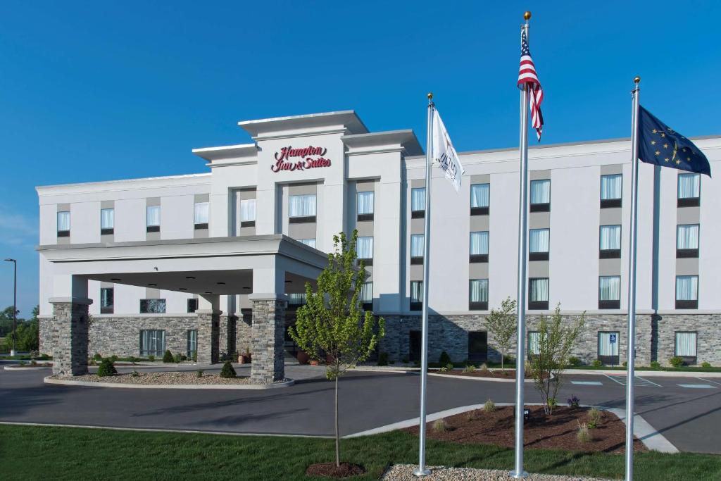Hampton Inn & Suites Michigan City image