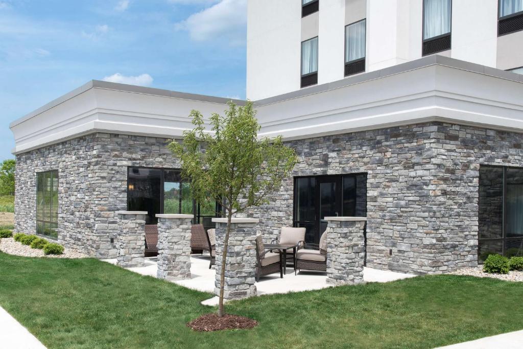 Hampton Inn and Suites Michigan City photo 2