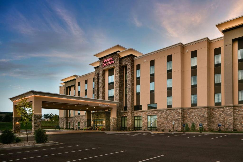 Hampton Inn & Suites Hudson image