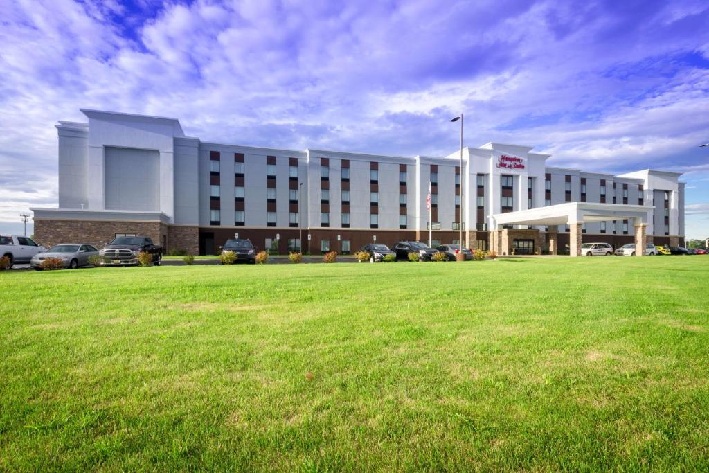 Hampton Inn & Suites Hammond image